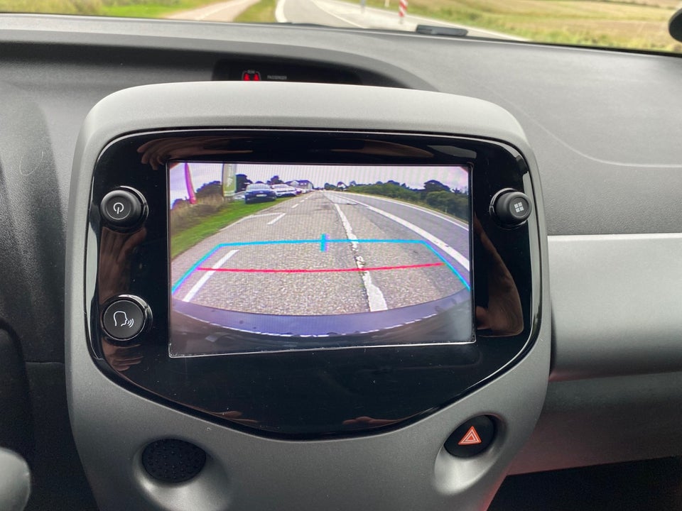 Toyota Aygo 1,0 VVT-i x-press 5d