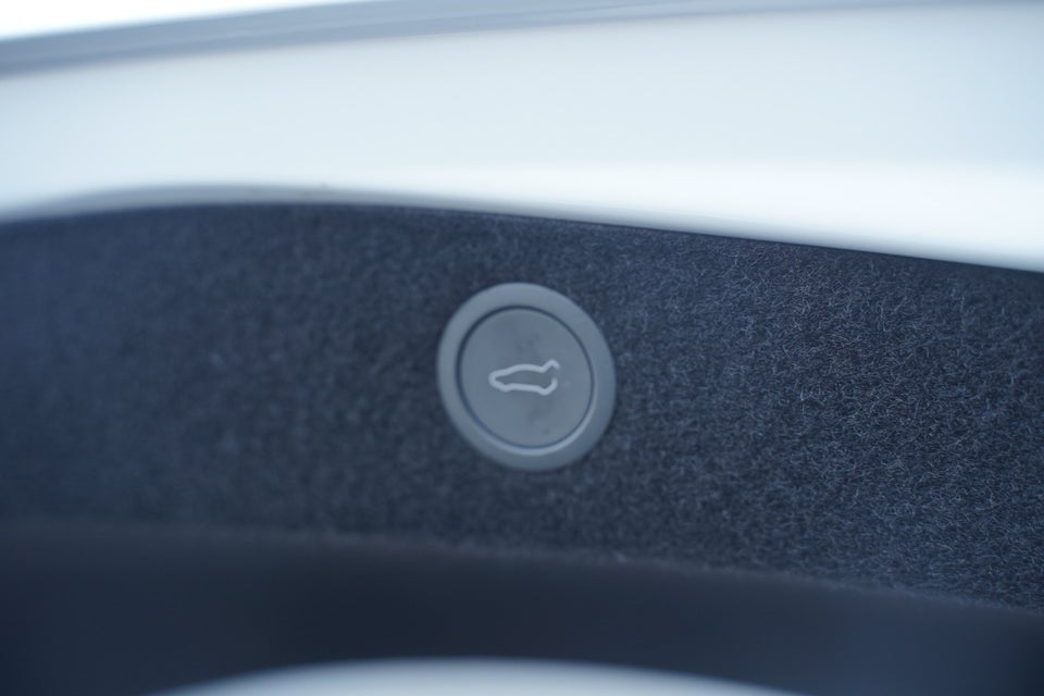 Tesla Model 3 Long Range AWD 4d