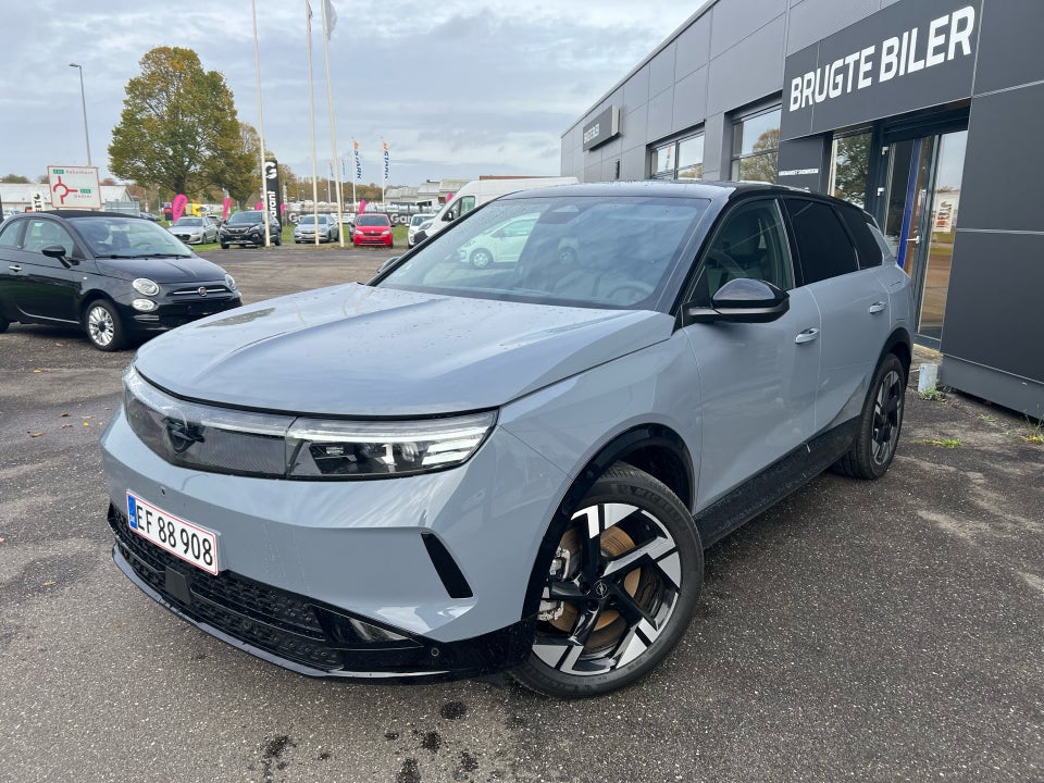 Opel Grandland-e 73 GS Sky 5d