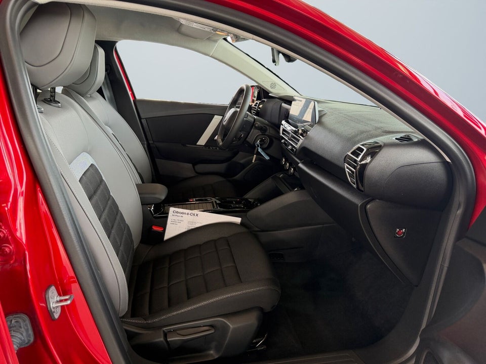 Citroën ë-C4 X 54 Plus 4d