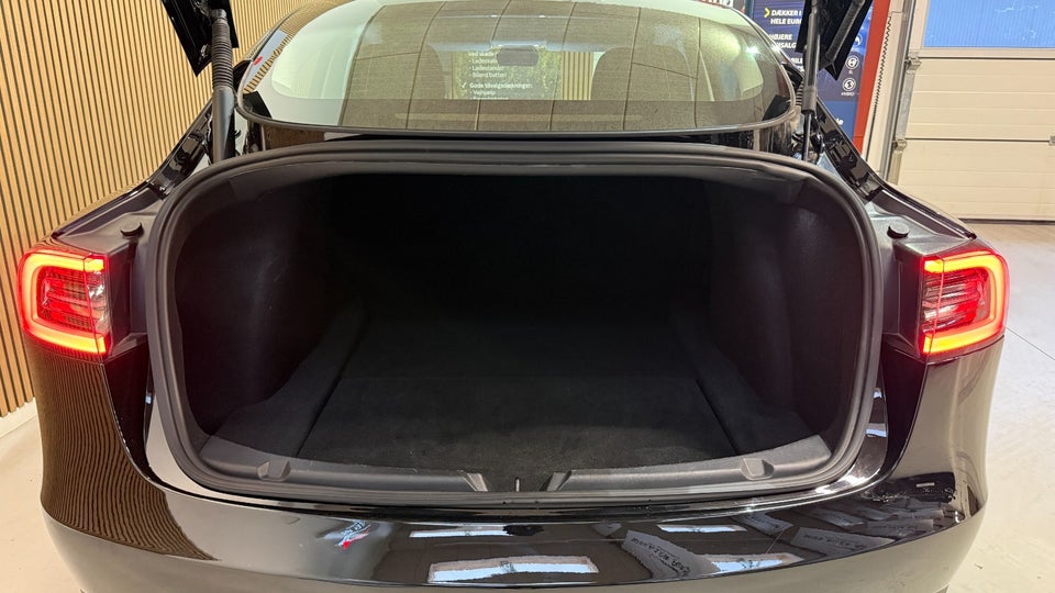 Tesla Model 3 Standard Range+ RWD 4d