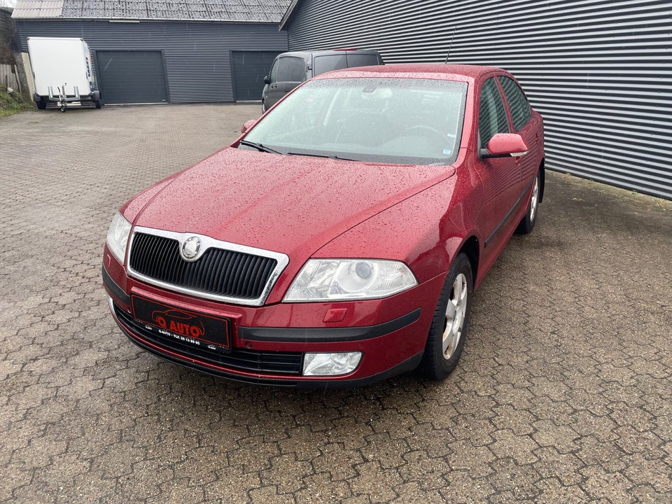 Skoda Octavia 1,6 FSi Ambiente 5d