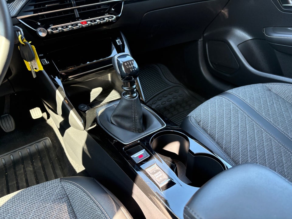 Peugeot 208 1,2 PureTech 100 Allure+ 5d