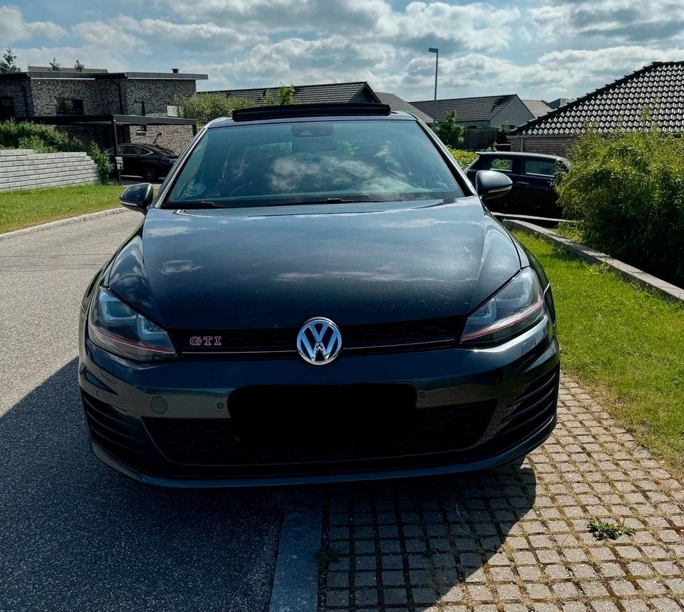 VW Golf VII 2,0 GTi DSG BMT 5d