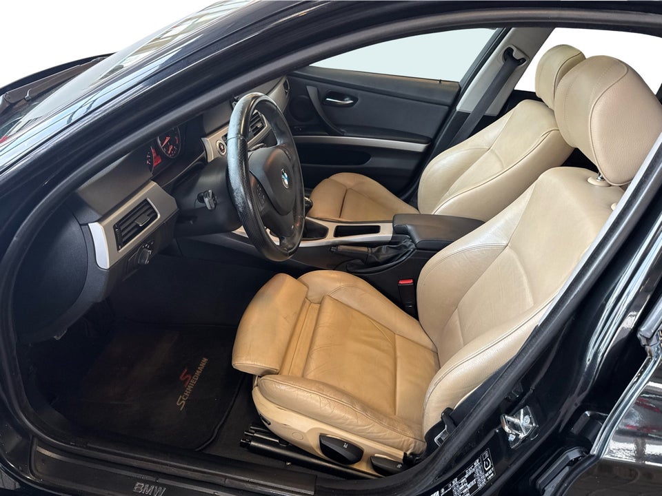 BMW 325i 2,5 Touring 5d