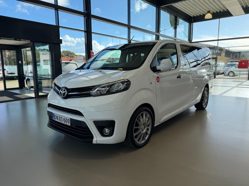 Toyota ProAce Verso 2,0 D 120 Medium Combi aut. 5d