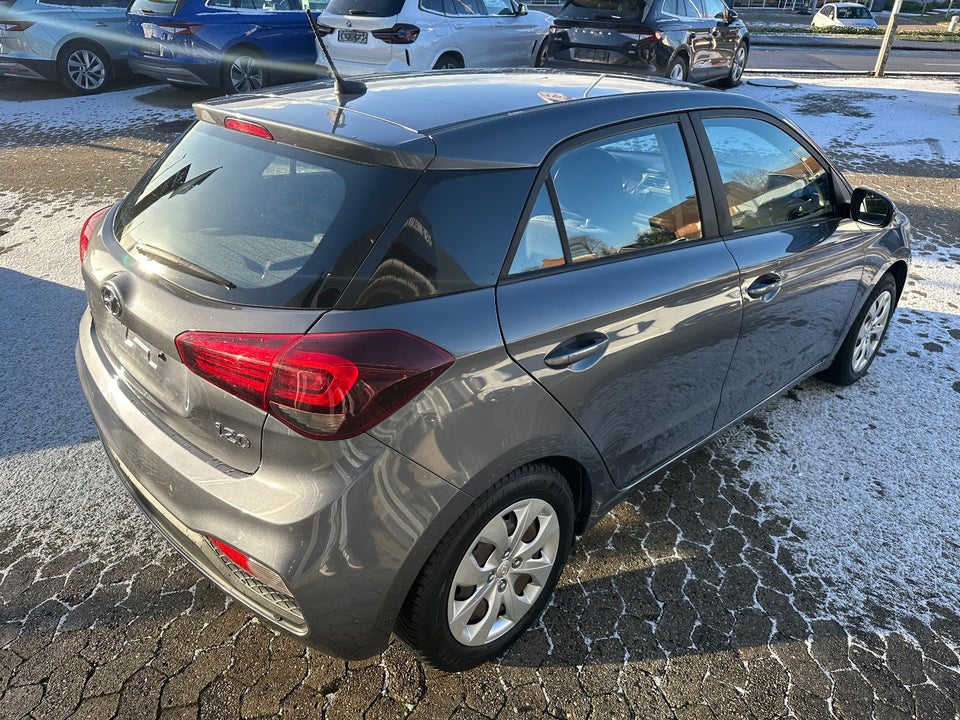 Hyundai i20 1,25 Trend 5d