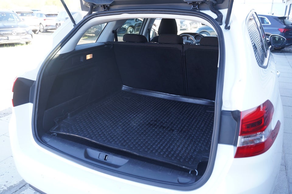 Peugeot 308 1,6 BlueHDi 120 Collection SW 5d
