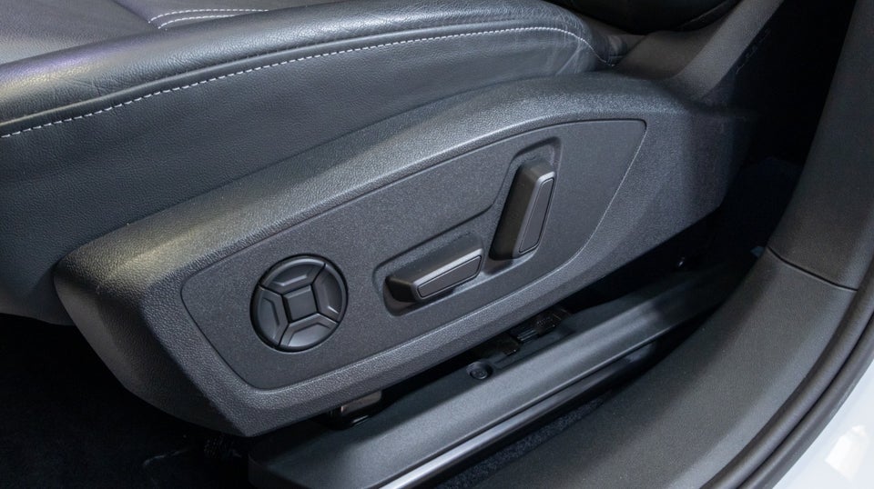 Audi Q4 e-tron 40 S-line 5d