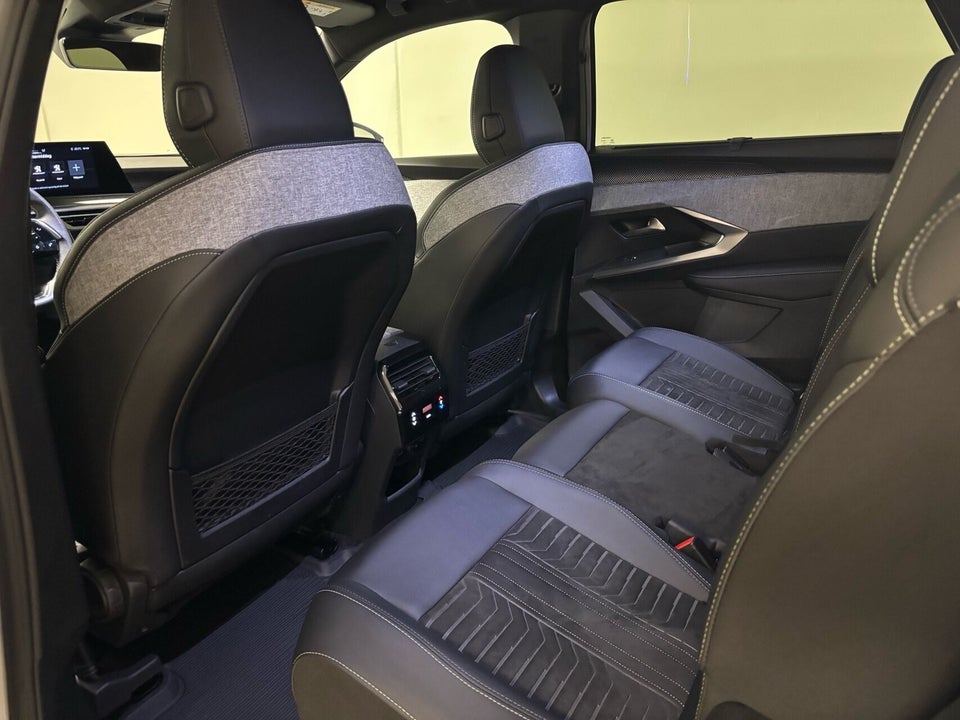 Peugeot e-5008 77 GT Pack 7prs 5d