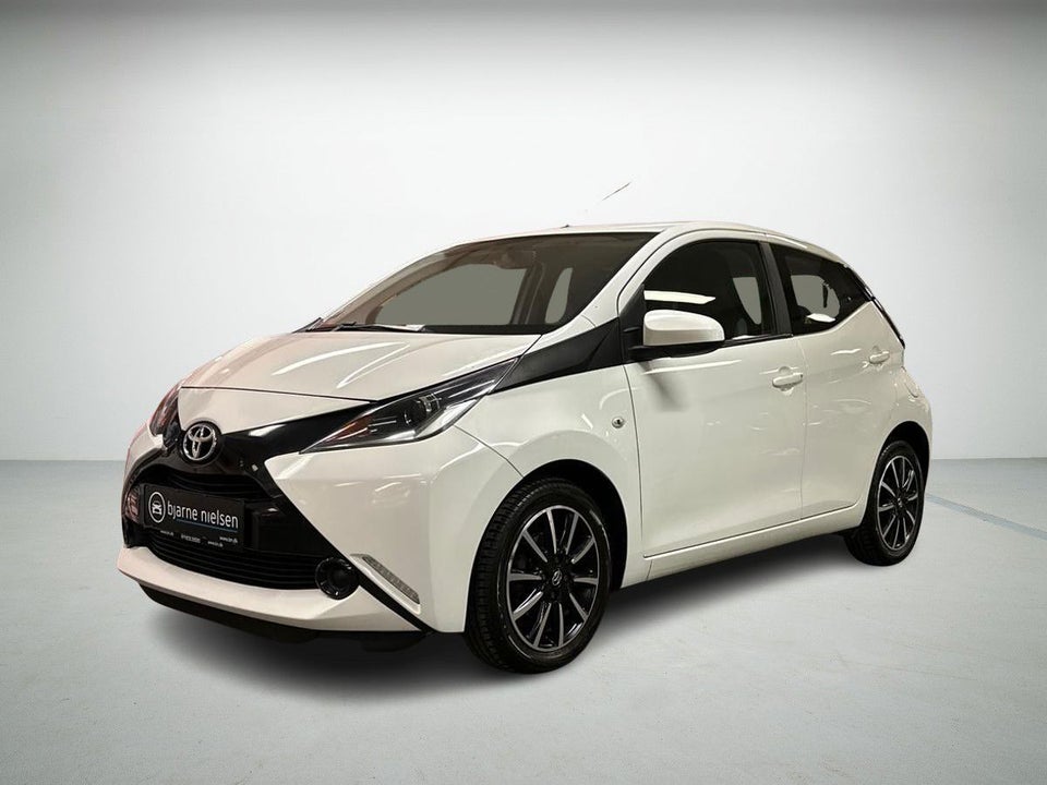 Toyota Aygo 1,0 VVT-i x-play x-touch 5d