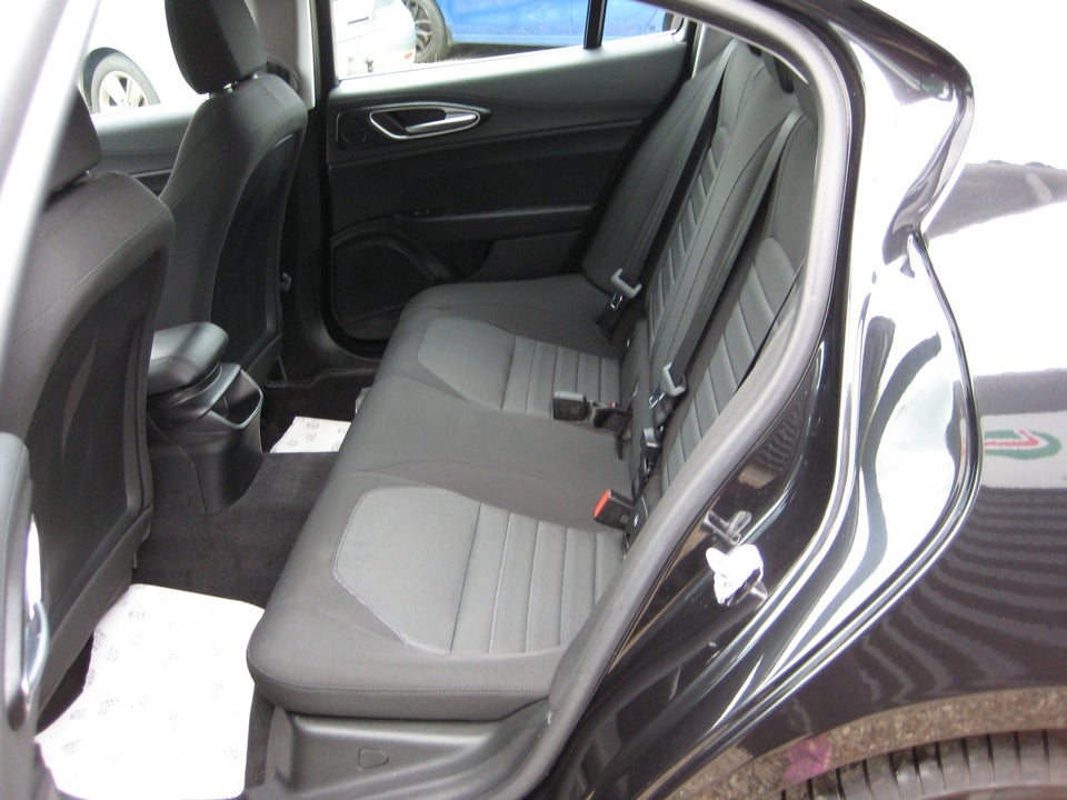 Alfa Romeo Giulia 2,2 JTD 150 4d