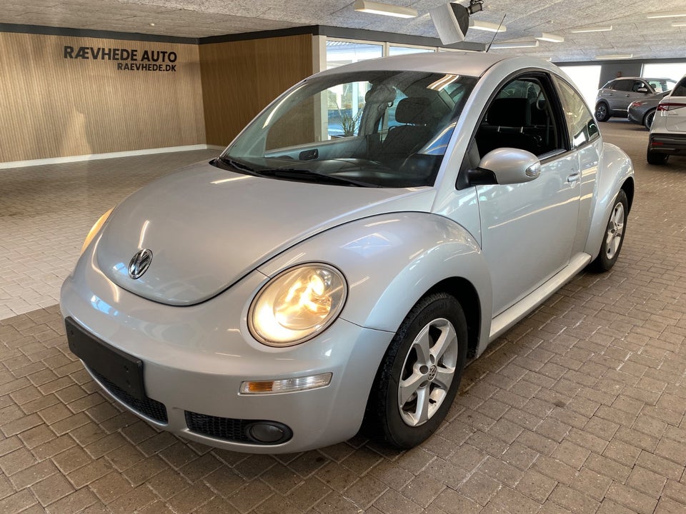 VW New Beetle 1,6 Trendline 2d