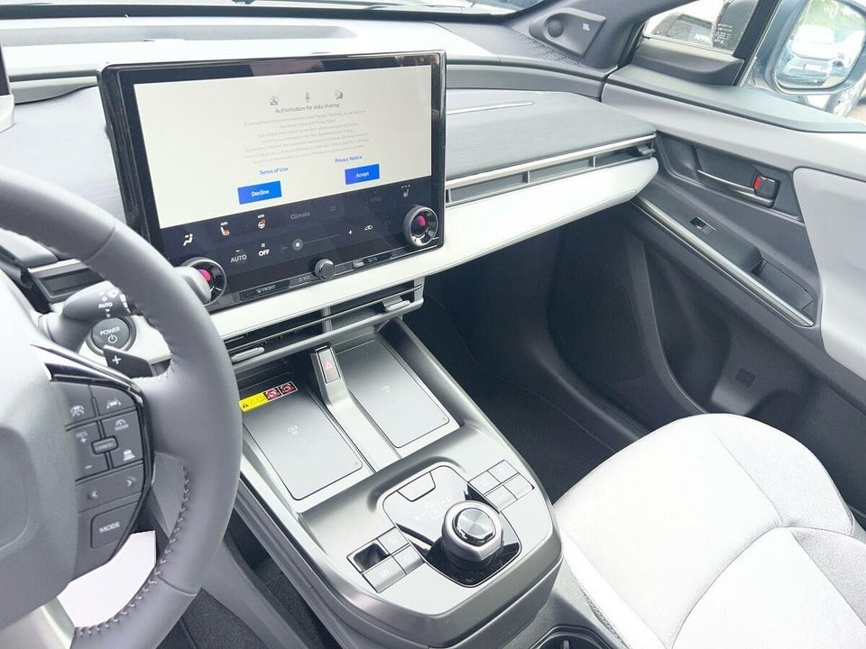 Toyota C-HR+ 77 Executive AWD 5d