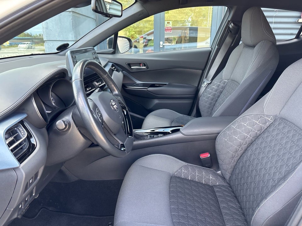 Toyota C-HR 1,8 Hybrid C-LUB Premium CVT 5d
