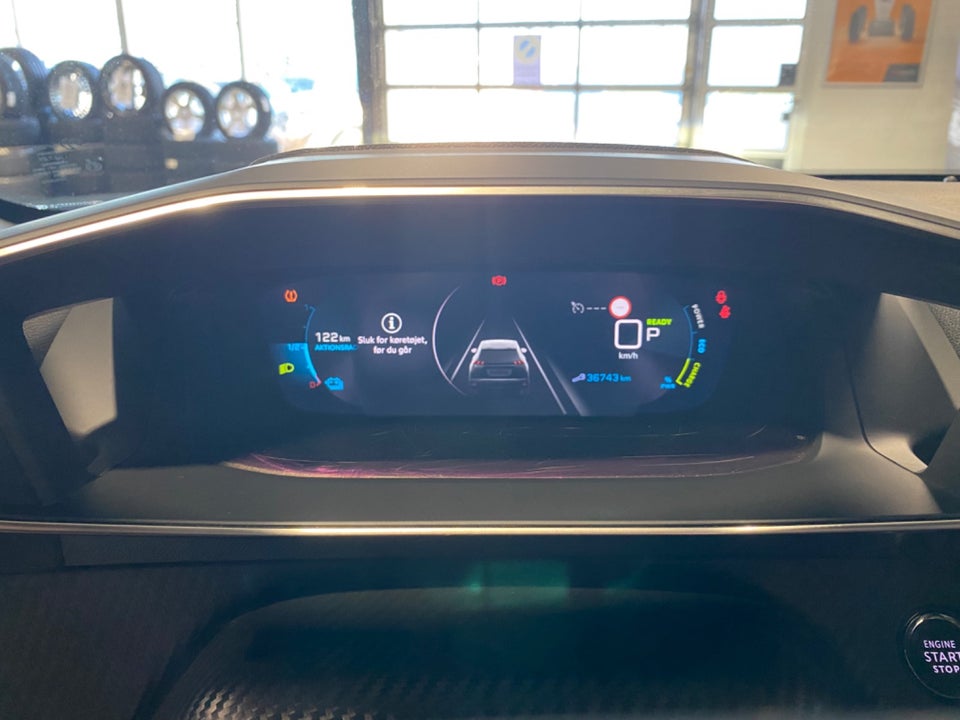 Peugeot e-2008 50 GT 5d