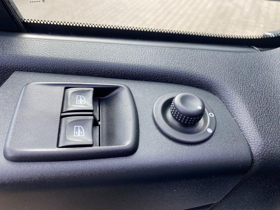 Renault Trafic T29 2,0 dCi 145 L2H1