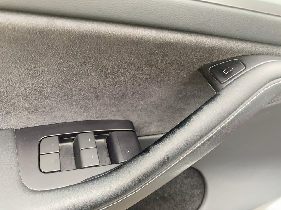 Tesla Model Y RWD 5d