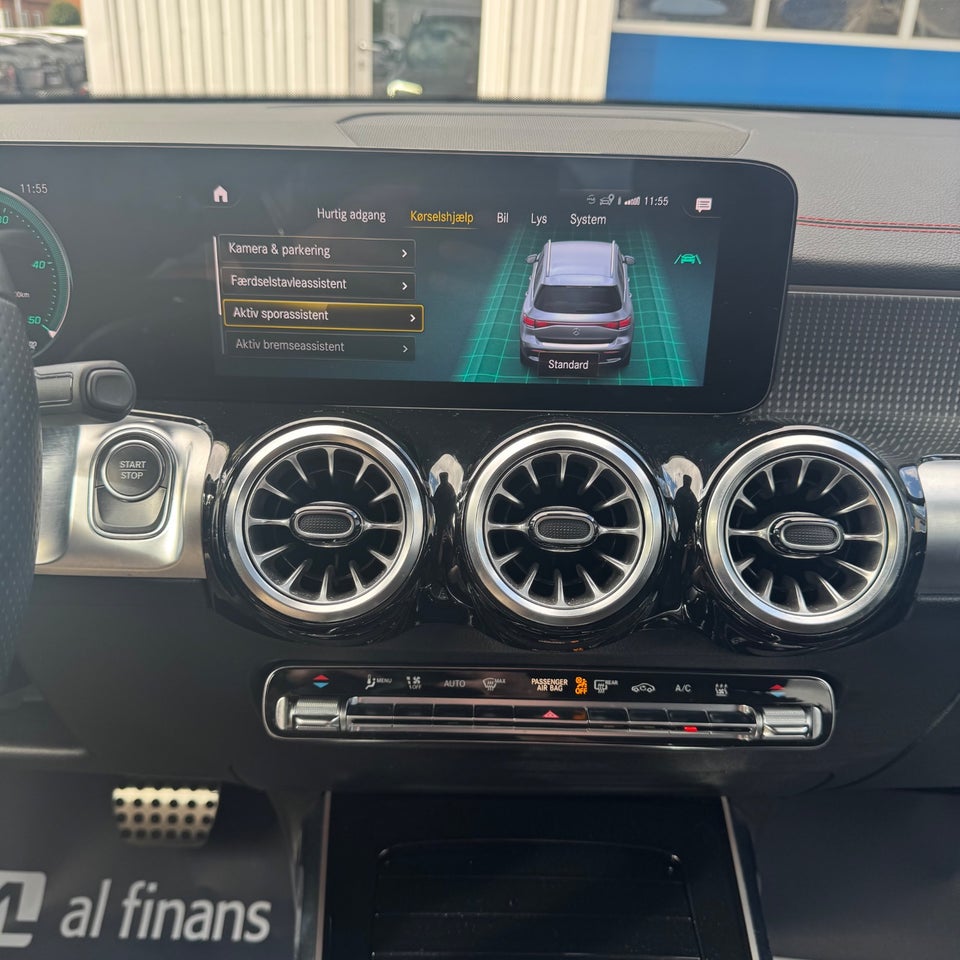Mercedes EQB250 AMG Line 5d