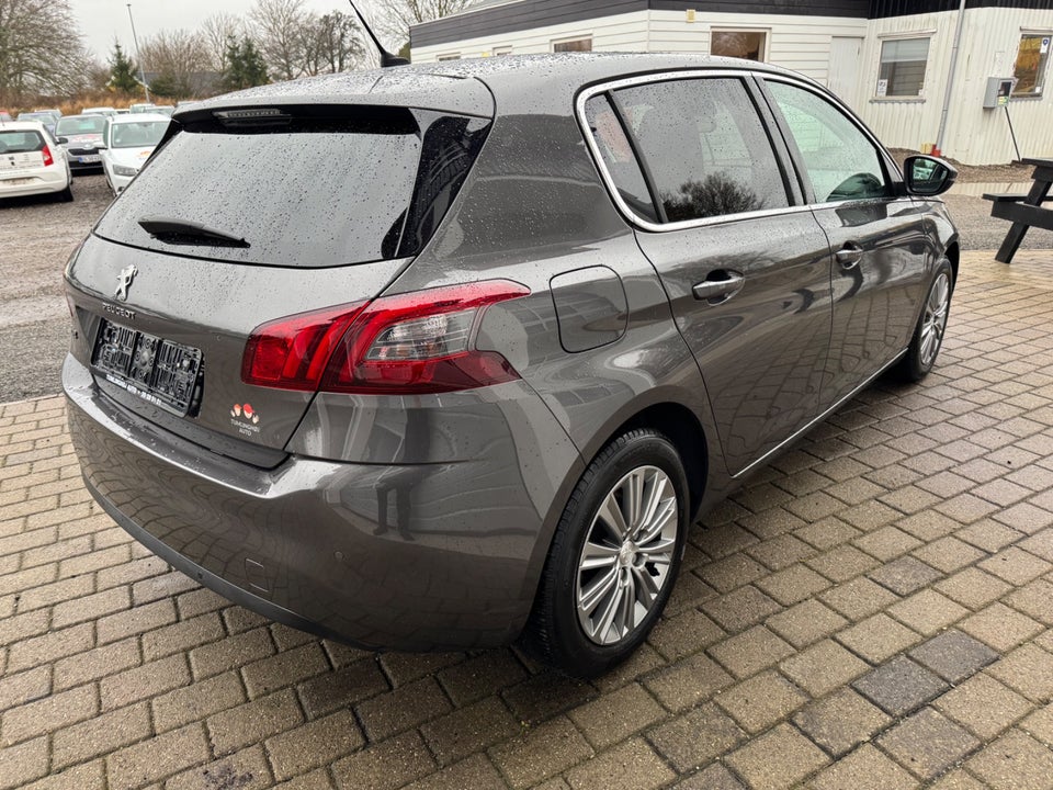 Peugeot 308 1,5 BlueHDi 130 Prestige Sky 5d