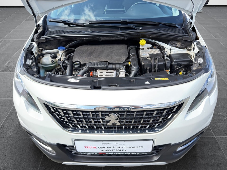 Peugeot 2008 1,2 e-THP 110 Allure Sky 5d