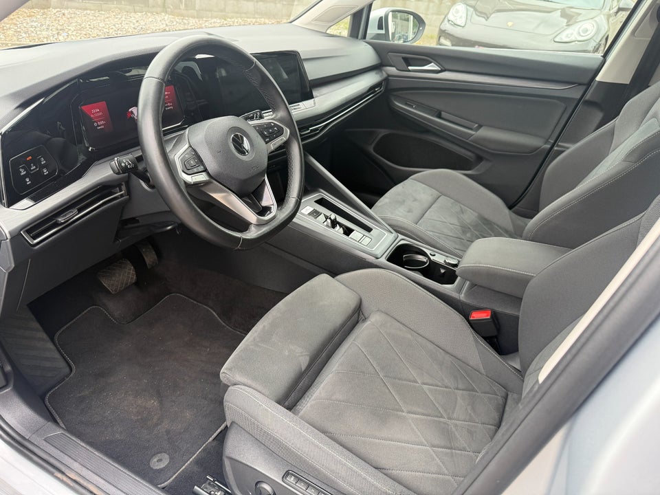 VW Golf VIII 1,4 eHybrid DSG 5d