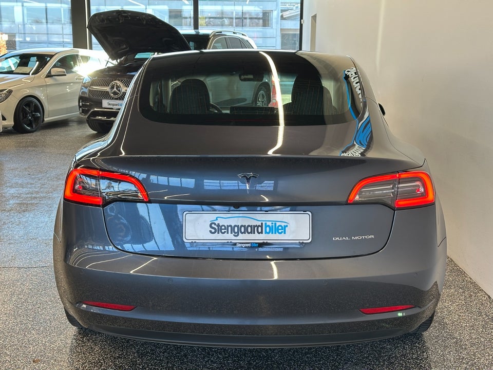 Tesla Model 3 Long Range AWD 4d