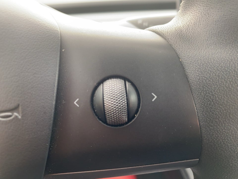 Tesla Model Y RWD 5d