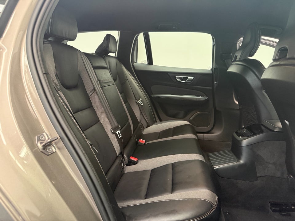 Volvo V60 2,0 T6 ReCharge R-Design aut. AWD 5d