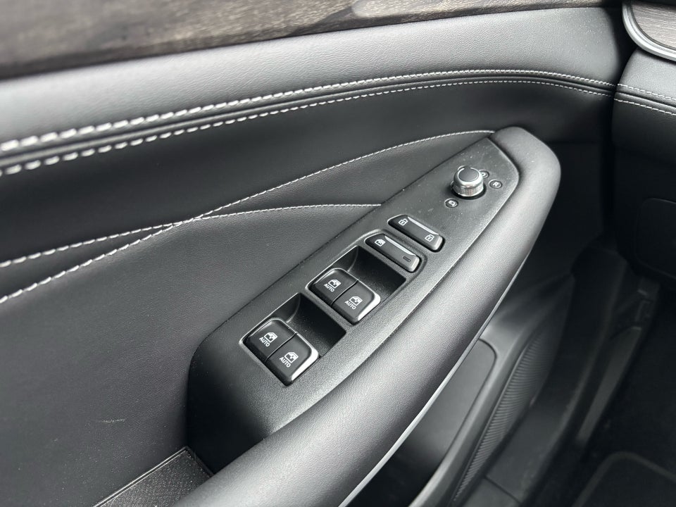 Navor E5 1,5 PHEV Rock 5d