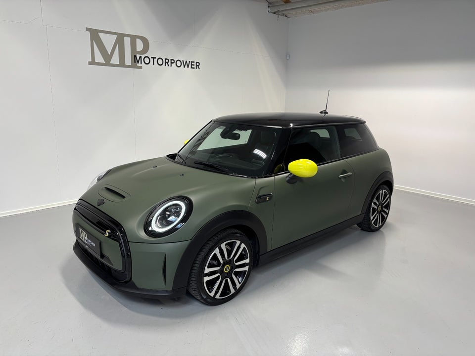 MINI Cooper SE Essential 3d