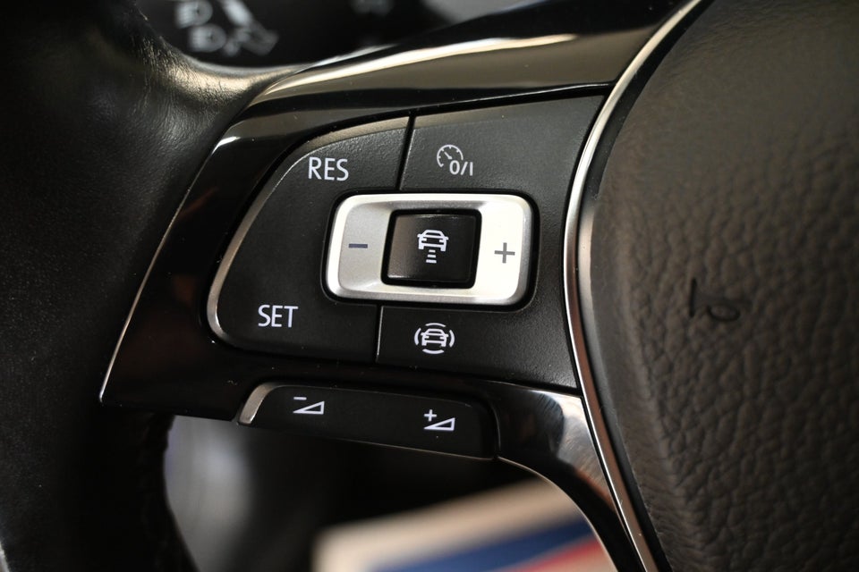 VW Golf VII 1,5 TSi 150 Highline Connect Variant DSG 5d