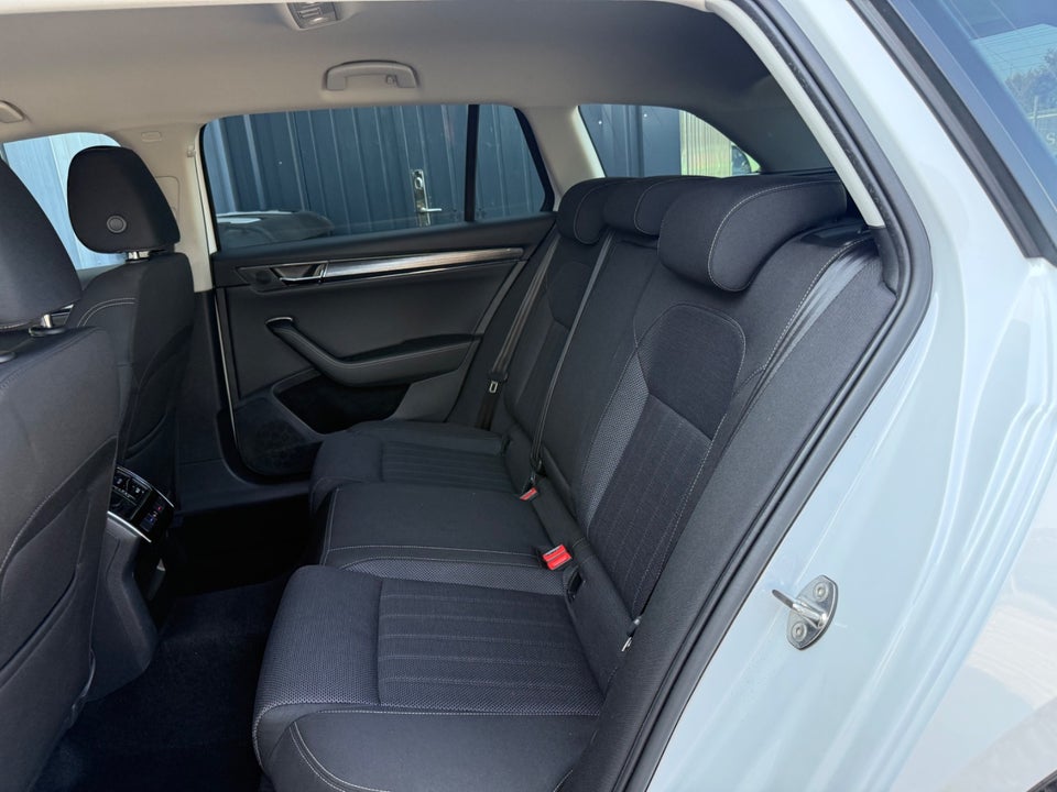 Skoda Superb 1,4 TSi iV Plus Combi DSG 5d
