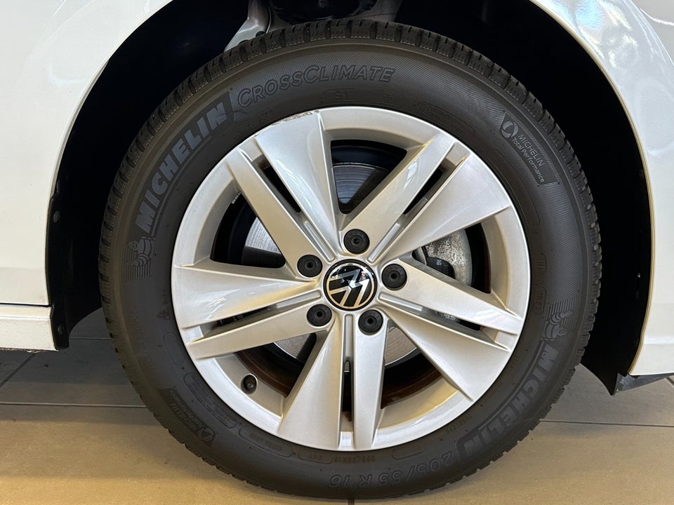 VW Golf VIII 1,5 eTSi 150 Life DSG 5d