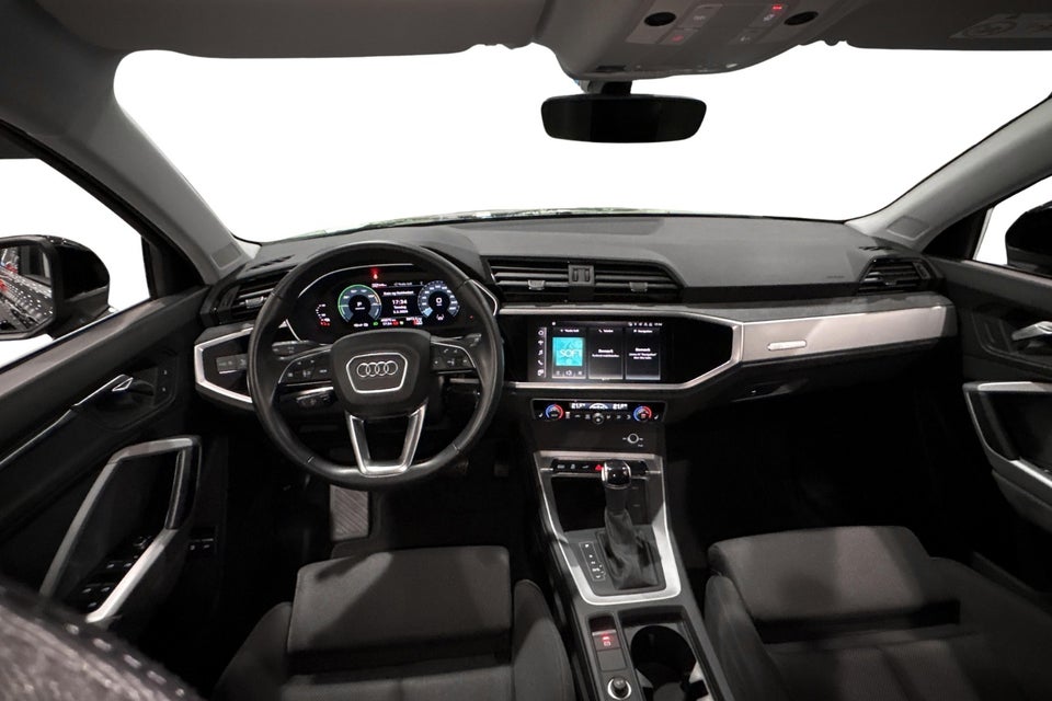 Audi Q3 45 TFSi e Attitude plus S-tr. 5d