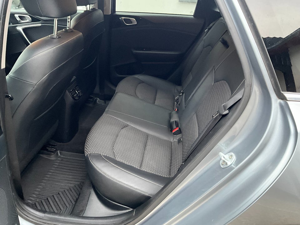 Kia Ceed 1,6 CRDi 136 Intro Edition SW 5d