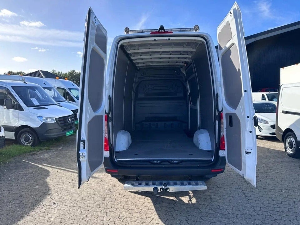 Mercedes Sprinter 317 2,0 CDi A2 Kassevogn aut. RWD