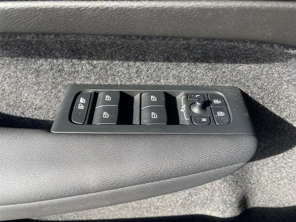 Volvo XC40 ReCharge Twin Ultimate 5d