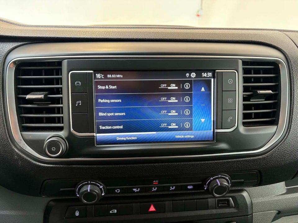 Toyota ProAce 2,0 D 122 Medium Comfort Master aut. 5d