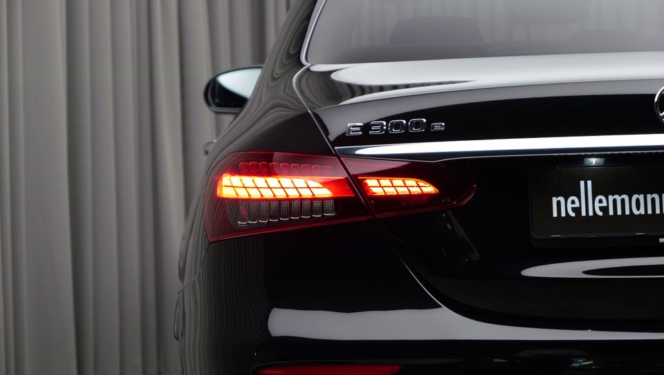 Mercedes E300 e 2,0 AMG Line aut. 4Matic 4d