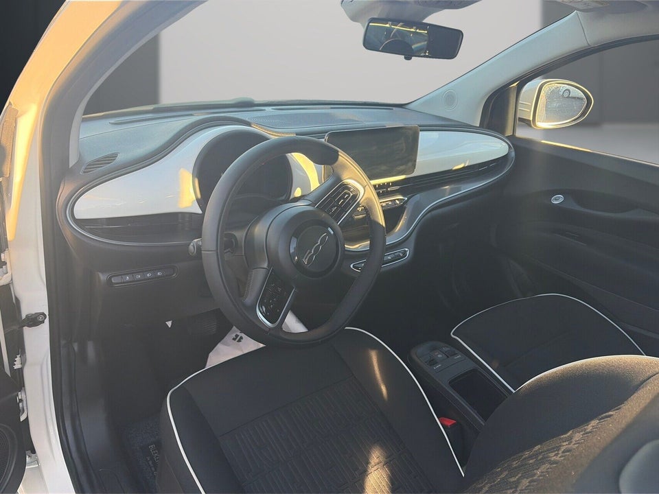 Fiat 500e 42 Icon 3+1 4d