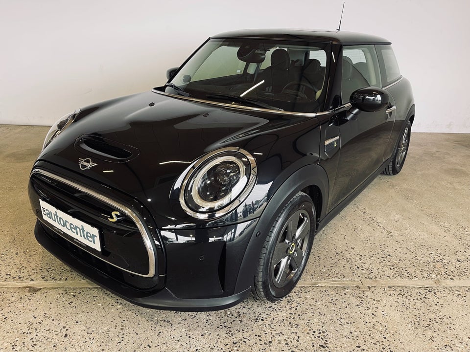 MINI Cooper SE Essential 3d