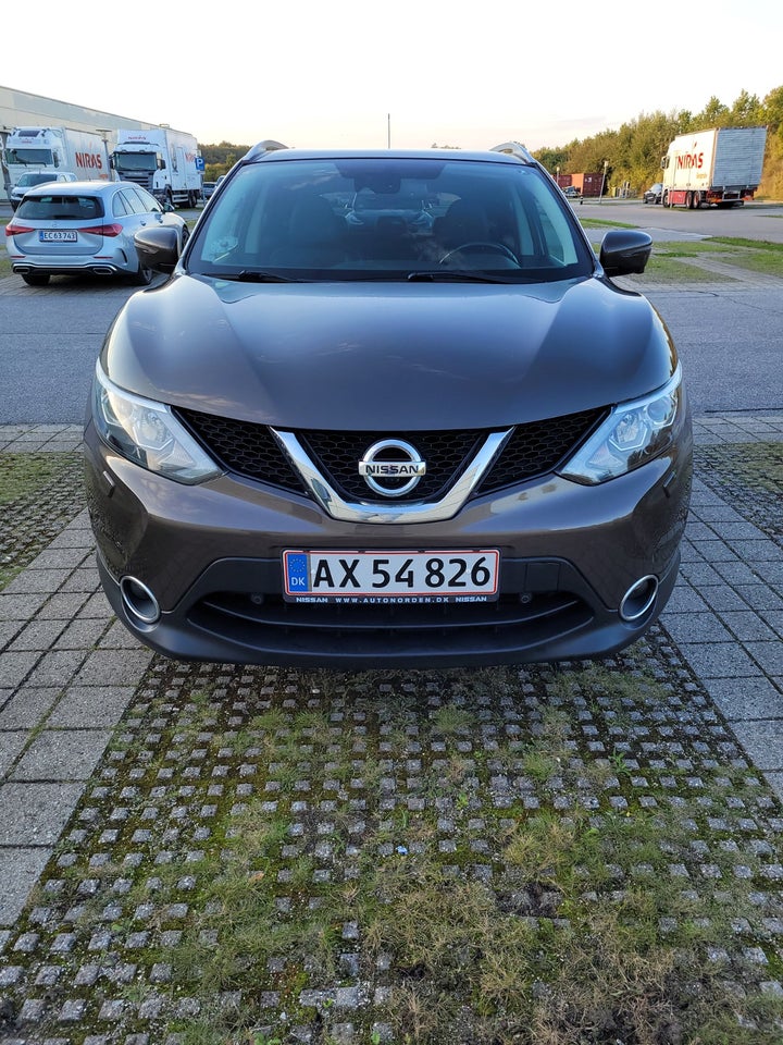 Nissan Qashqai 1,6 Dig-T 163 Tekna 5d