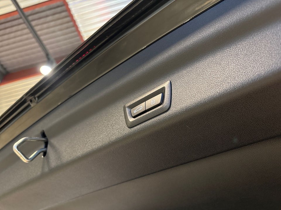 BMW iX1 eDrive20 X-Line 5d