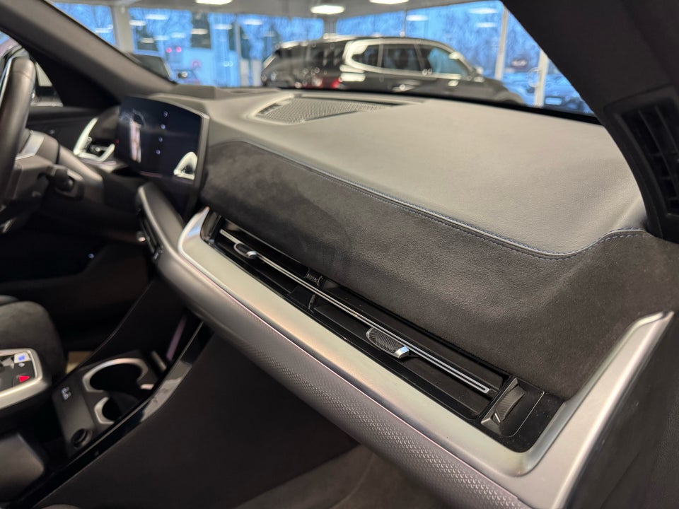 BMW iX2 eDrive20 M-Sport Premium 5d