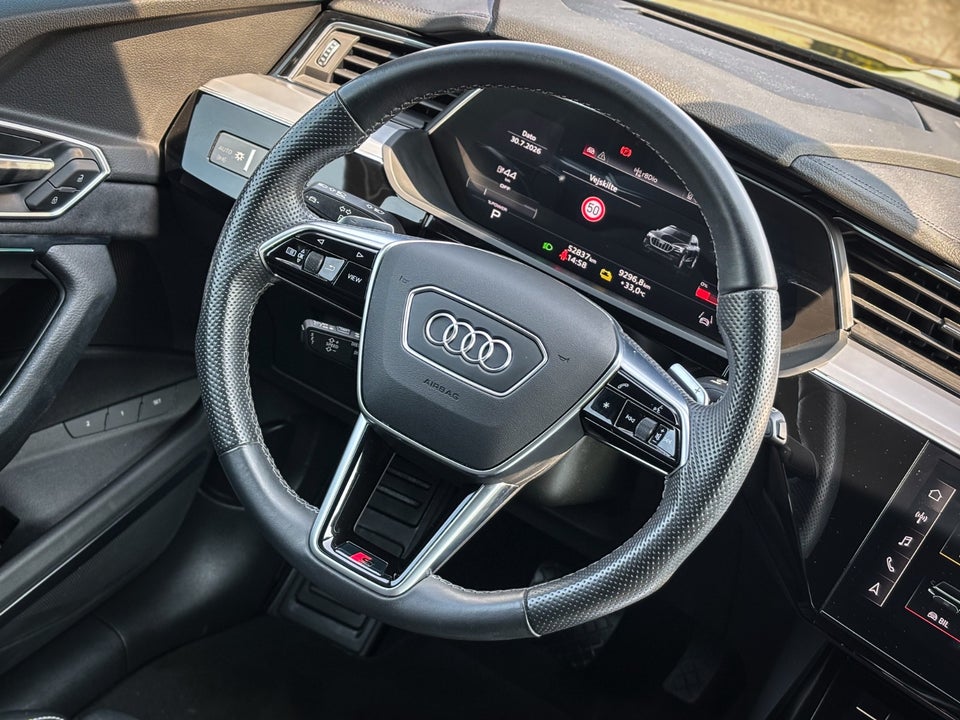 Audi e-tron 55 S-line quattro 5d