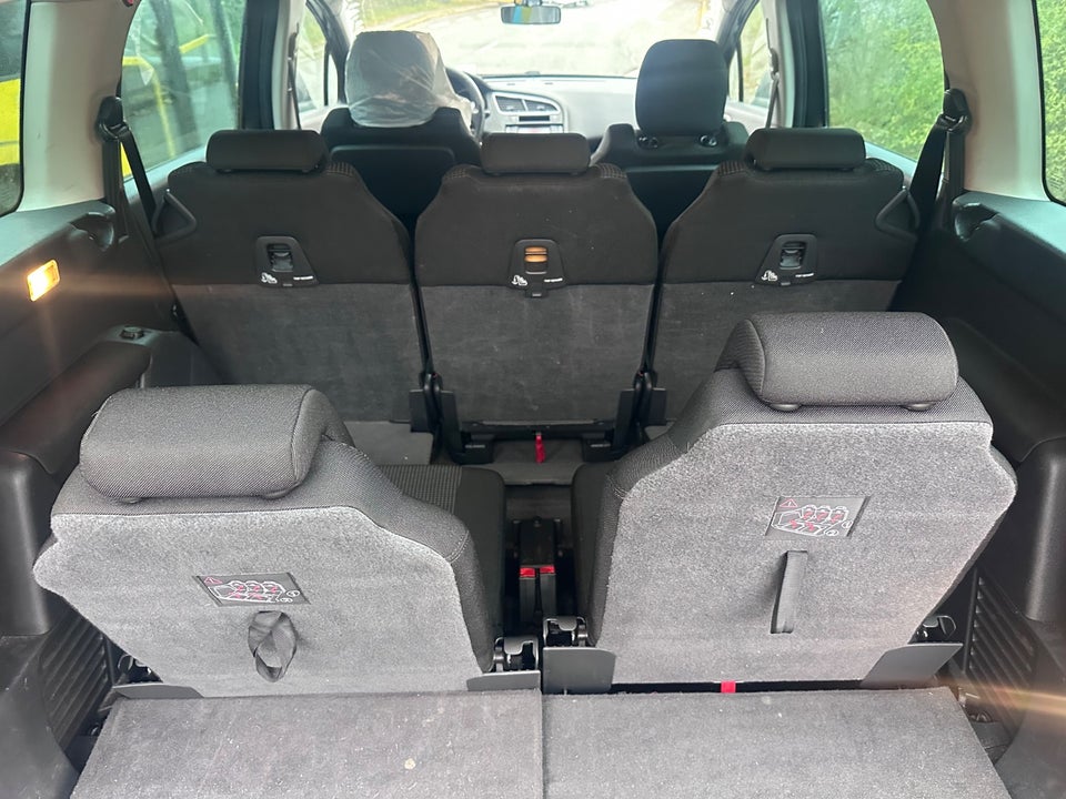 Peugeot 5008 1,6 HDi 110 Premium 7prs 5d