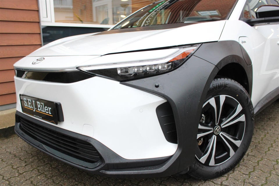 Toyota bZ4X Active 5d