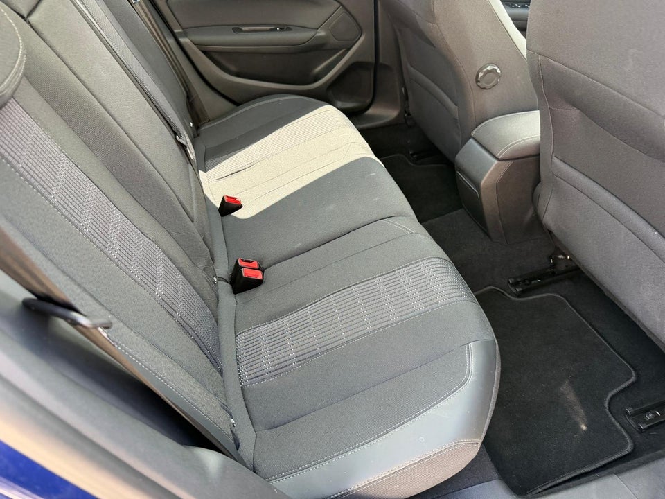 Peugeot 308 1,2 PureTech 130 Selection Sky 5d