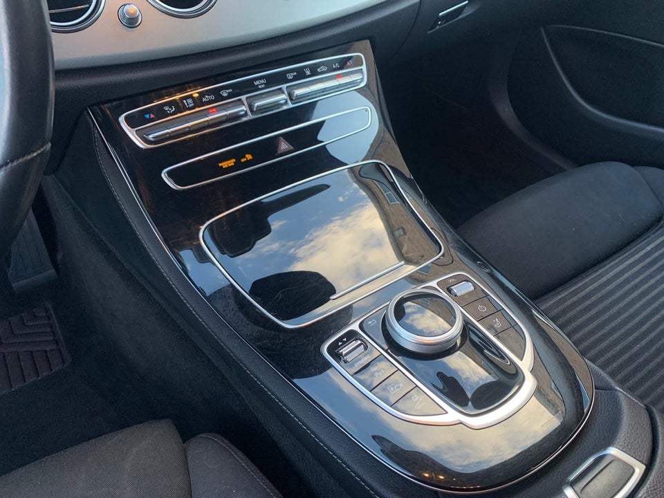 Mercedes E300 de 2,0 Avantgarde stc. aut. 5d